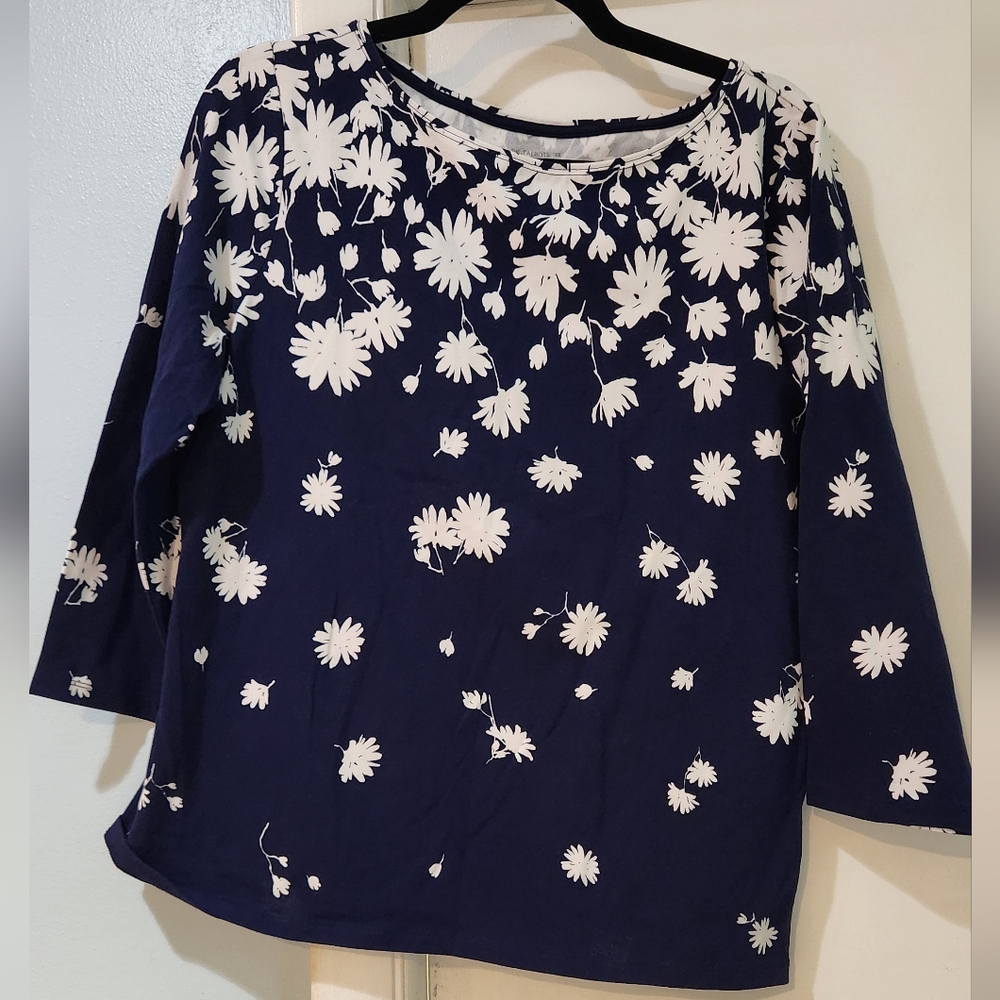 Floral Navy Blue Women's Talbots Top, Large. - Picture 1 of 6